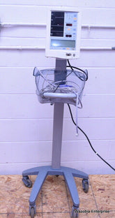 DATASCOPE MINDRAY ACCUTORR PLUS MONITOR WITH MEDICAL STAND