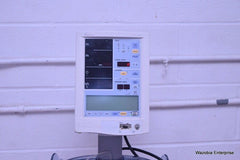 DATASCOPE MINDRAY ACCUTORR PLUS MONITOR WITH MEDICAL STAND