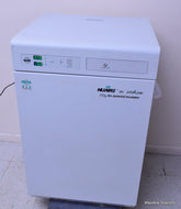 NUAIRE DH AUTOFLOW CO2 AIR-JACKETED INCUBATOR MODEL NU-5500