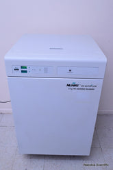 NUAIRE DH AUTOFLOW CO2 AIR-JACKETED INCUBATOR MODEL NU-5500