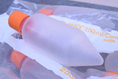 7 CORNING 250 ML CENTRIFUGE TUBE WITH SCREW 25350