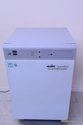 NUAIRE DH AUTOFLOW CO2 AIR-JACKETED INCUBATOR MODEL NU-5500