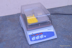 VWR INCUBATING MICROPLATE SHAKER 12620-930 MINI MICRO SHAKER