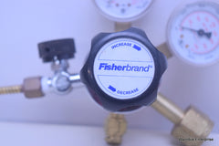 FISHERBRAND CARBON DIOXIDE GAS REGULATOR MODEL 10-572-1F 3000 PSIG