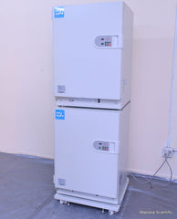 SANYO SCIENTIFIC MCO-17AC CO2 DOUBLE STACKED LABORATORY INCUBATO