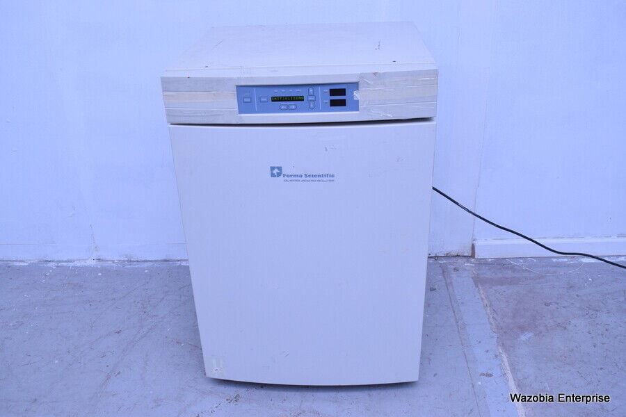 FORMA SCIENTIFIC CO2 WATER JACKETED INCUBATOR MODEL 3110