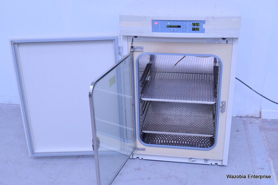 FORMA SCIENTIFIC CO2 WATER JACKETED INCUBATOR MODEL 3110