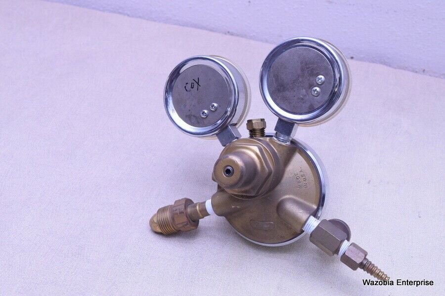 MATHESON GAS REGULATOR MODEL 8-320