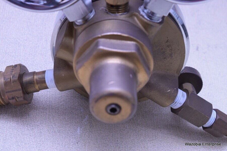 MATHESON GAS REGULATOR MODEL 8-320