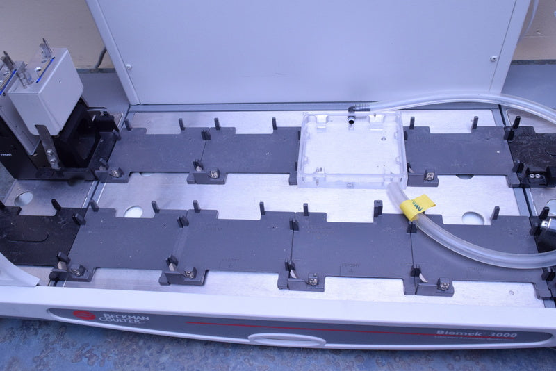 BECKMAN COULTER BIOMEK 3000 LIQUID HANDLING AUTOMATION WORKSTATION