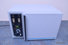 LAB-LINE/BARNSTEAD CO2 INCUBATOR MODEL 315