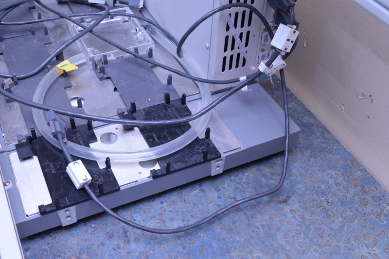 BECKMAN COULTER BIOMEK 3000 LIQUID HANDLING AUTOMATION WORKSTATION