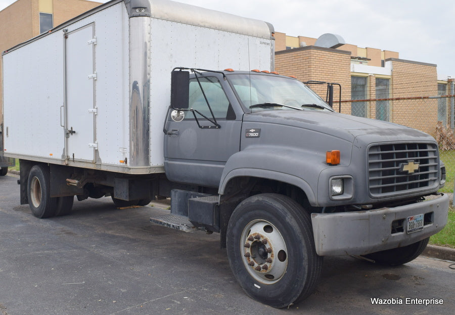 1999 CHEVROLET BOX TRUCK