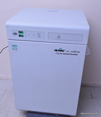 NUAIRE DH AUTOFLOW CO2 AIR-JACKETED INCUBATOR MODEL NU-5500