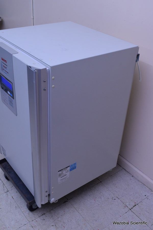 SANAYO CO2 INCUBATOR MODEL MCO-199AIC