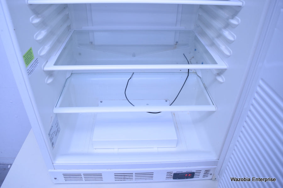 FELIX STORCH REFRIGERATOR MODEL FF-7L