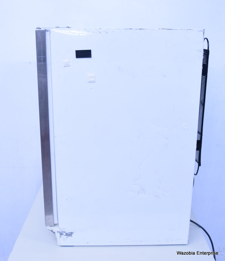 FELIX STORCH REFRIGERATOR MODEL FF-7L