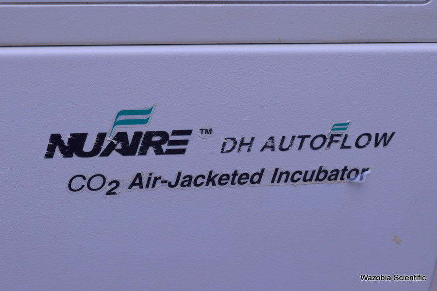 NUAIRE DH AUTOFLOW CO2 AIR-JACKETED INCUBATOR MODEL NU-5500