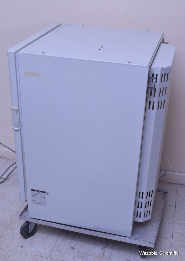 SANYO CO2 LABORATORY INCUBATOR MODEL MCO-17AI