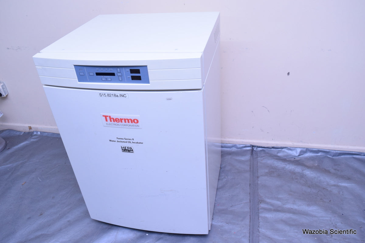 THERMO ELECTRON FORMA SERIES II WATER JACKETED C02 LABORATORY INCUBATOR 3110