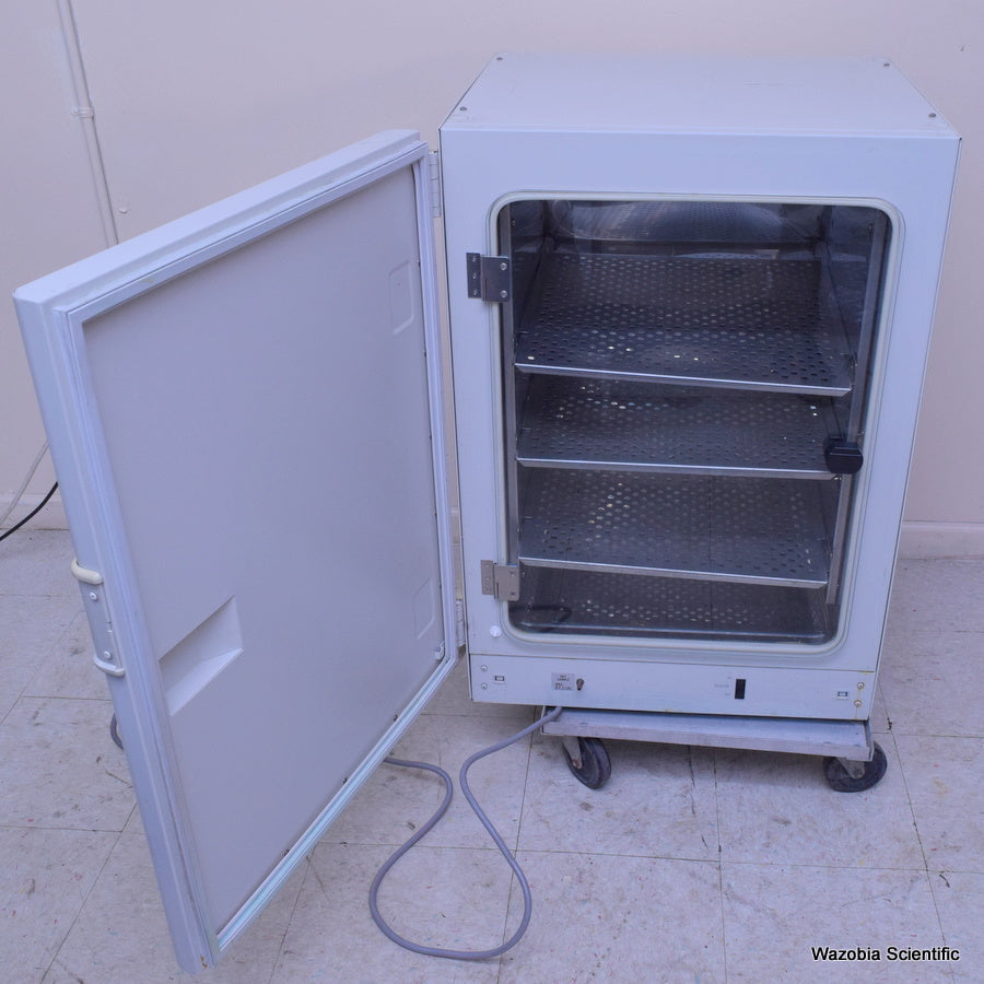 SANYO CO2 LABORATORY INCUBATOR MODEL MCO-17AI