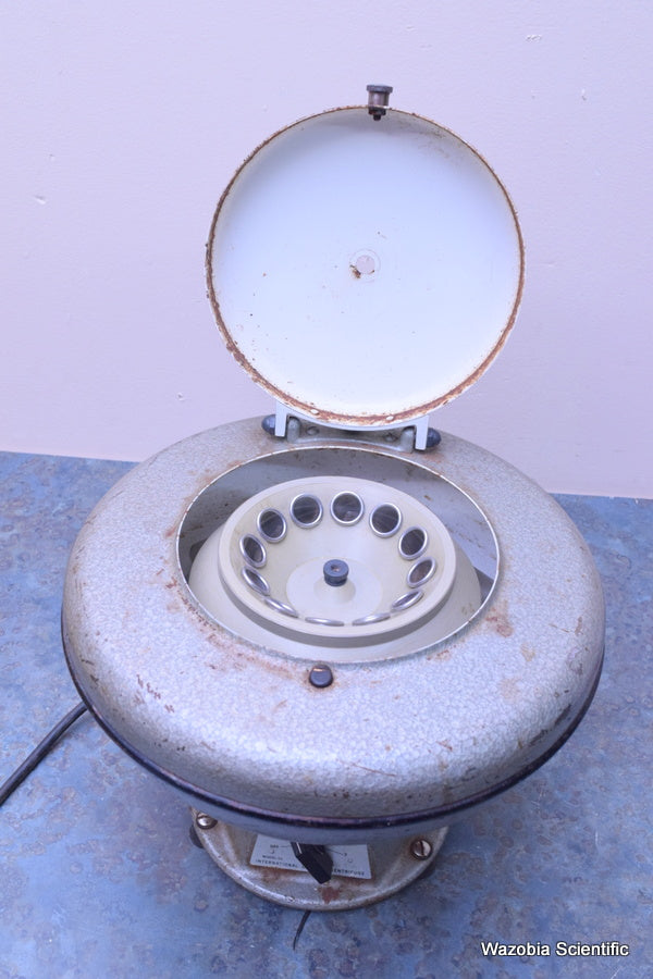 IEC CLINICAL CENTRIFUGE S/N 66497M-2 WITH ROTOR