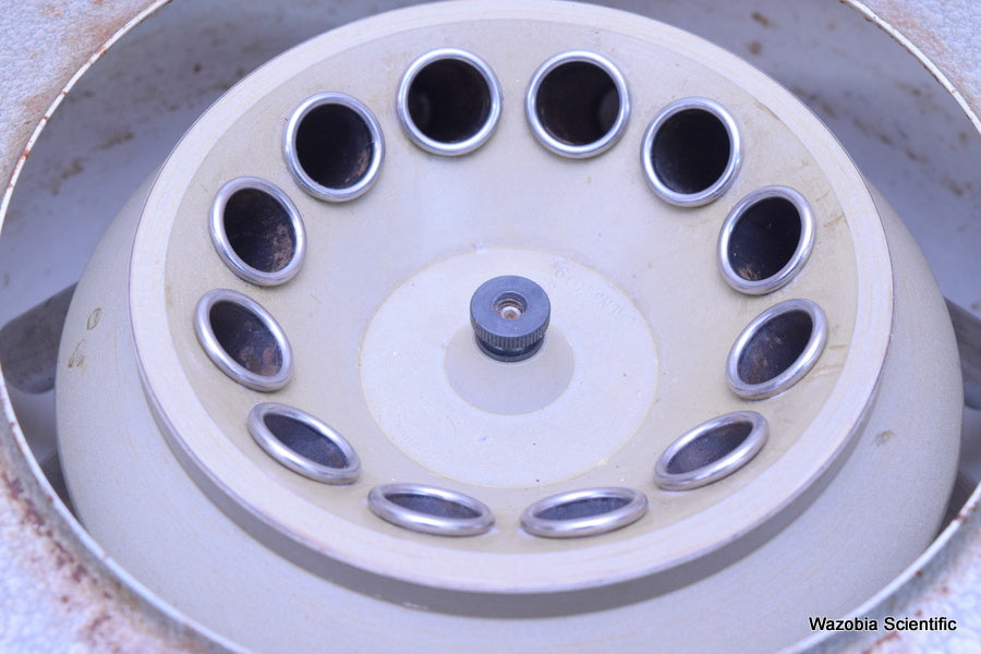 IEC CLINICAL CENTRIFUGE S/N 66497M-2 WITH ROTOR