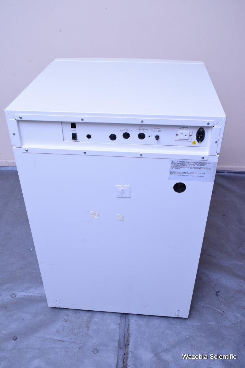 THERMO ELECTRON FORMA SERIES II WATER JACKETED C02 LABORATORY INCUBATOR 3110