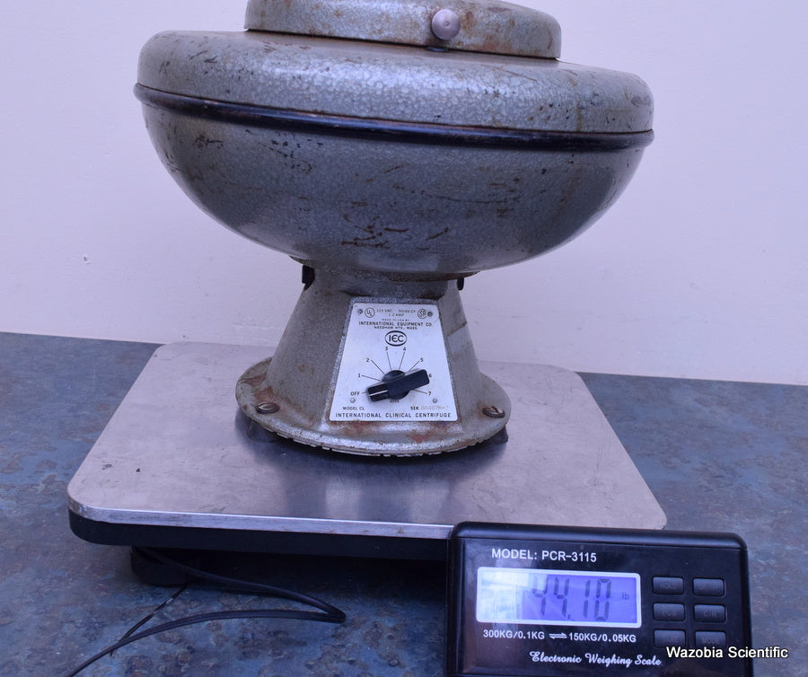 IEC CLINICAL CENTRIFUGE S/N 66497M-2 WITH ROTOR