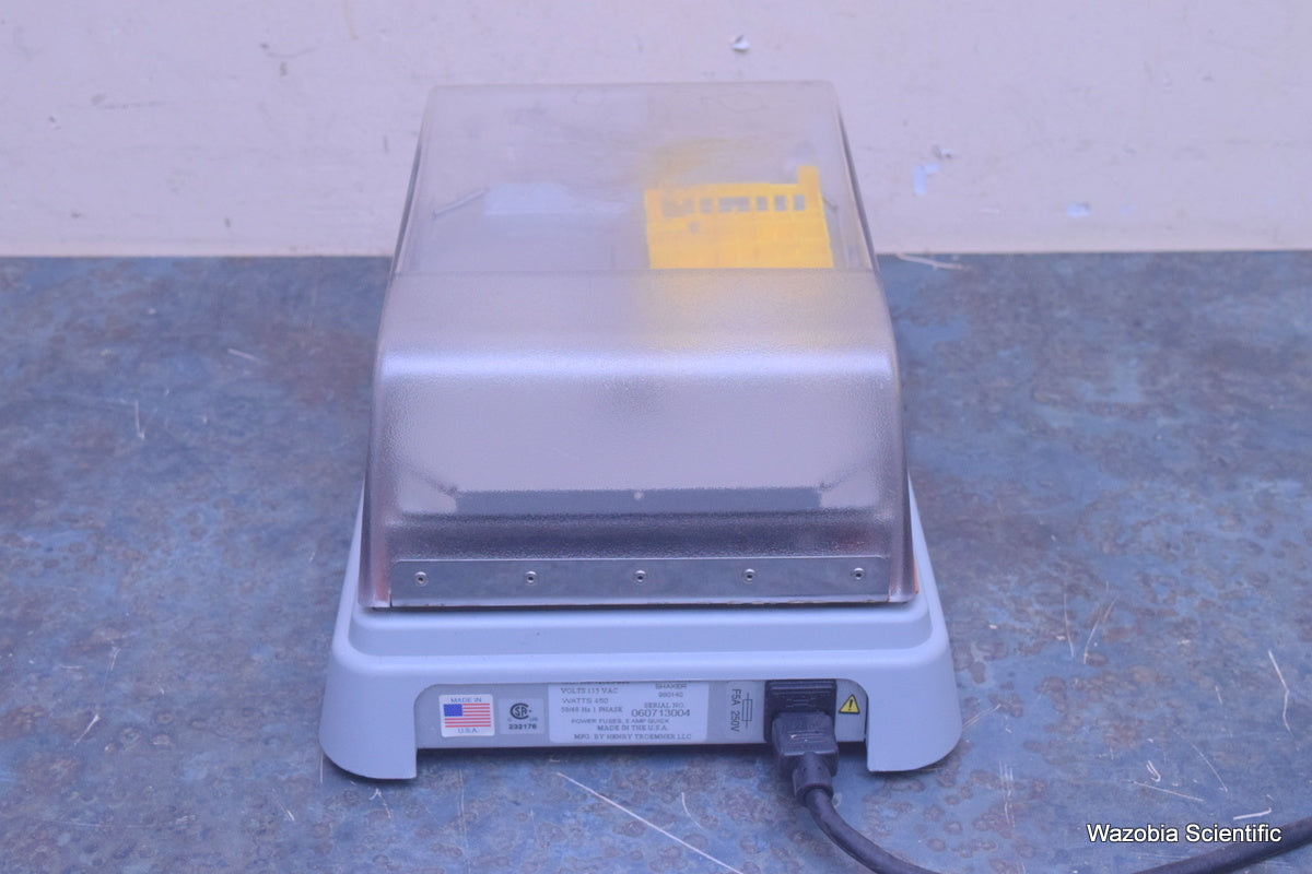 VWR INCUBATING MICROPLATE SHAKER 12620-930 MINI MICRO SHAKER