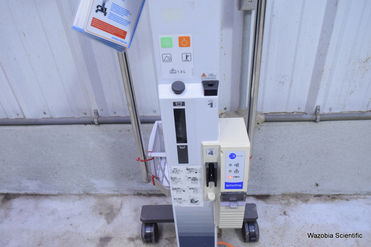 SMITHS MEDICCAL LEVEL 1 H-1200 FAST FLOW FLUID WARMER