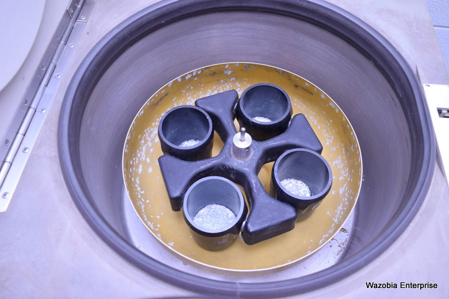 BECKMAN MODEL J-6B CENTRIFUGE WITH ROTOR