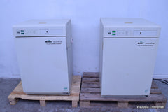 LOT OF 2 NUAIRE DH AUTOFLOW CO2 AIR-JACKETED INCUBATOR MODEL NU-5500