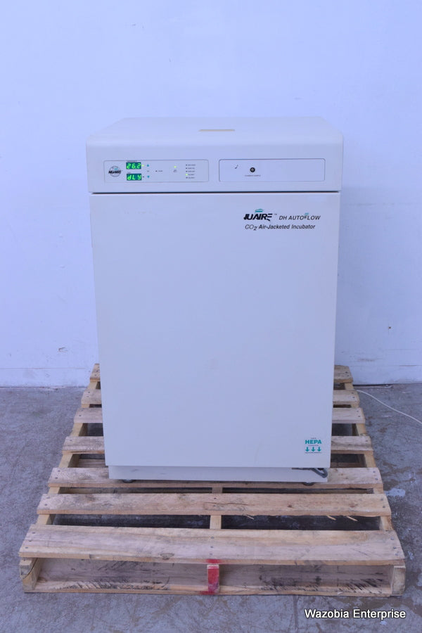 NUAIRE DH AUTOFLOW CO2 AIR-JACKETED INCUBATOR MODEL NU-5500