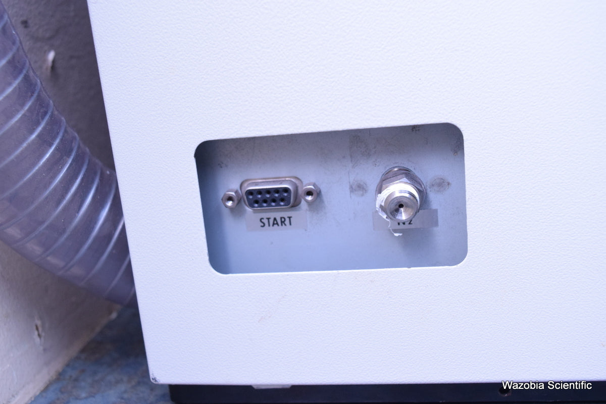 SHIMADZU LCMS-2010 LIQUID CHROMATOGRAPHY SPECTROMETER 225-06000-92