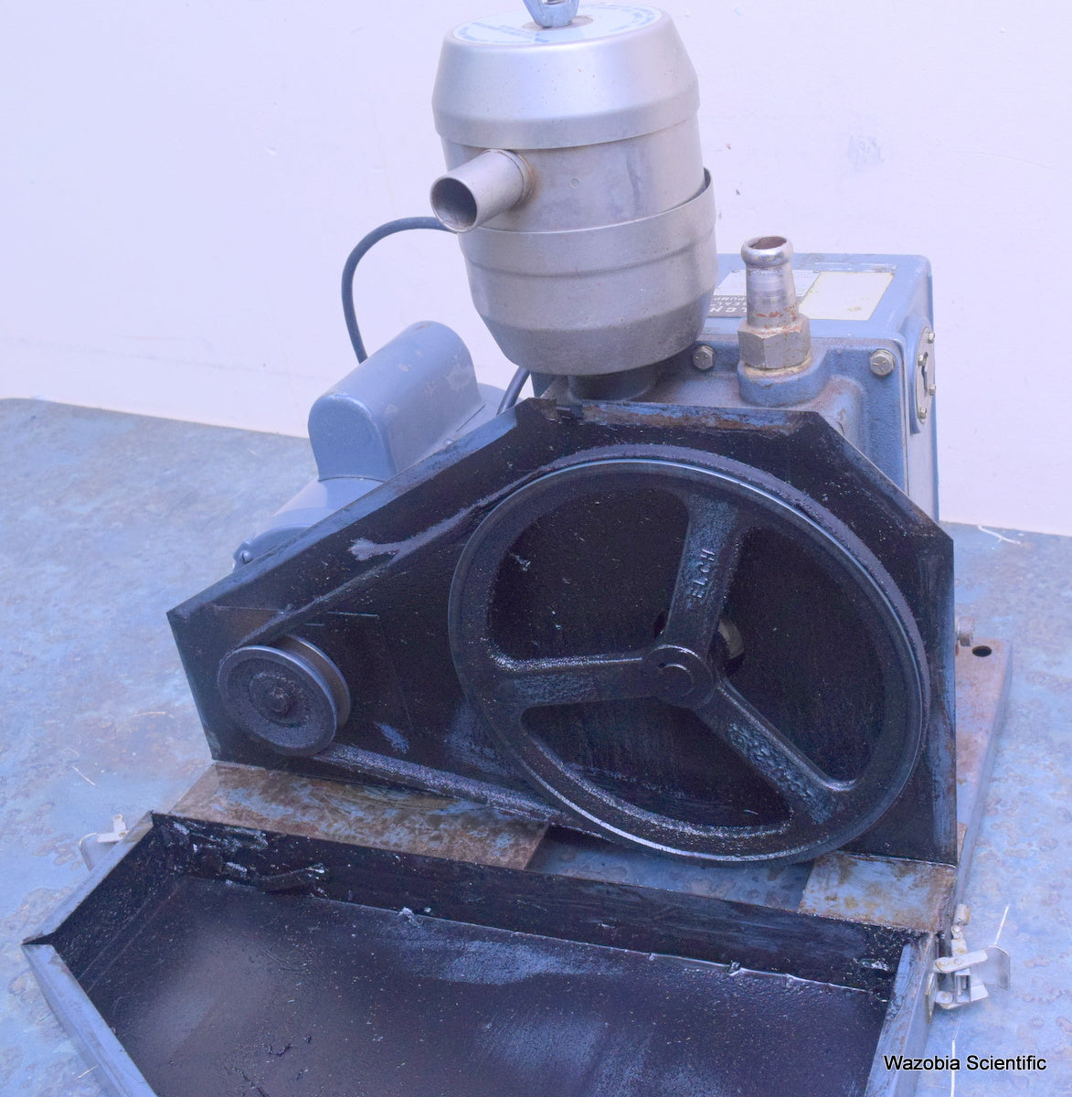 WELCH DUO-SEAL VACUUM PUMP MODEL 1402