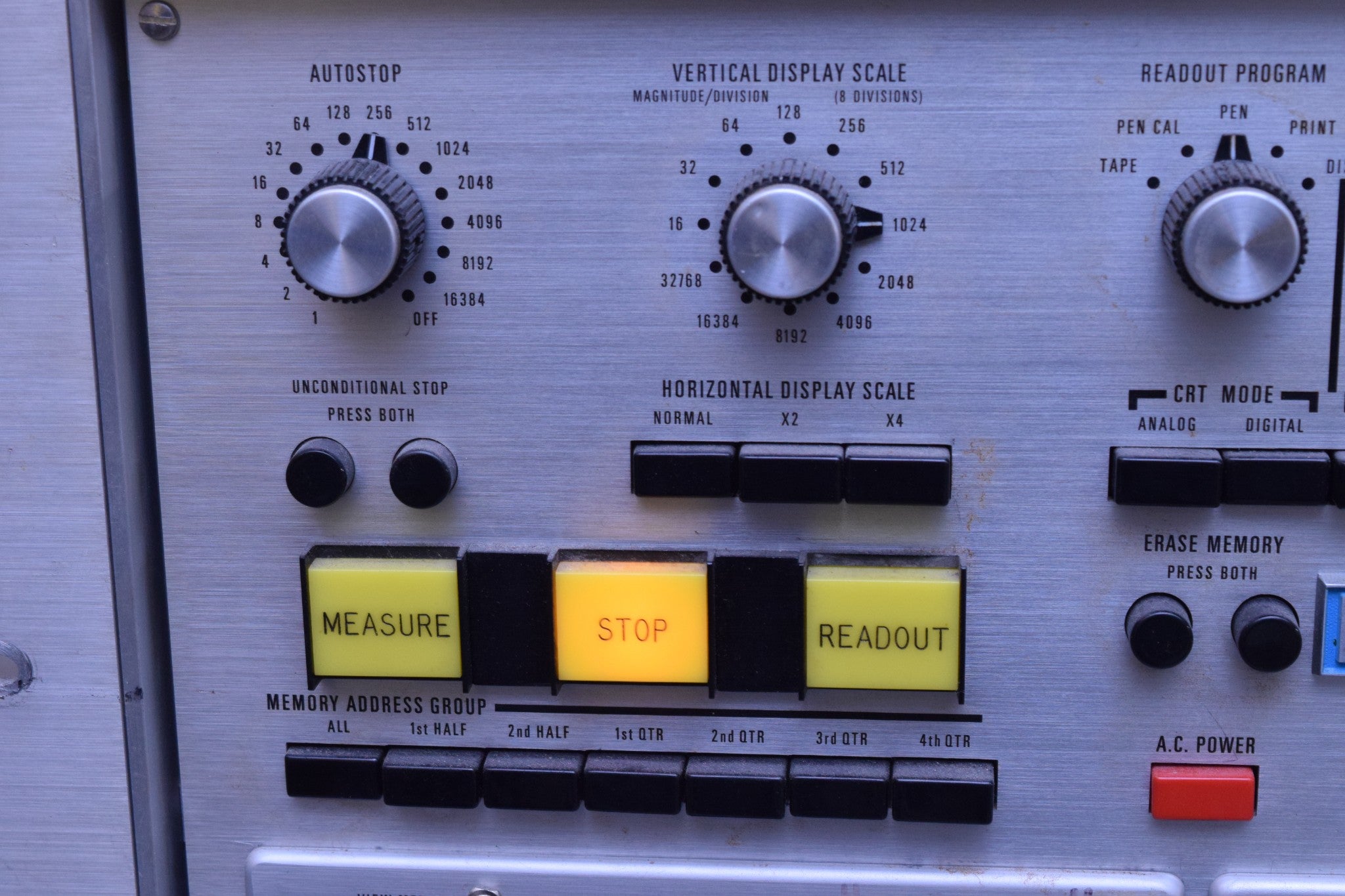 NICOLET INSTRUMENT MODEL 1072 INSTRUMENT COMPUTER SW-71 B WIDE RANGE SWEEP CONTR
