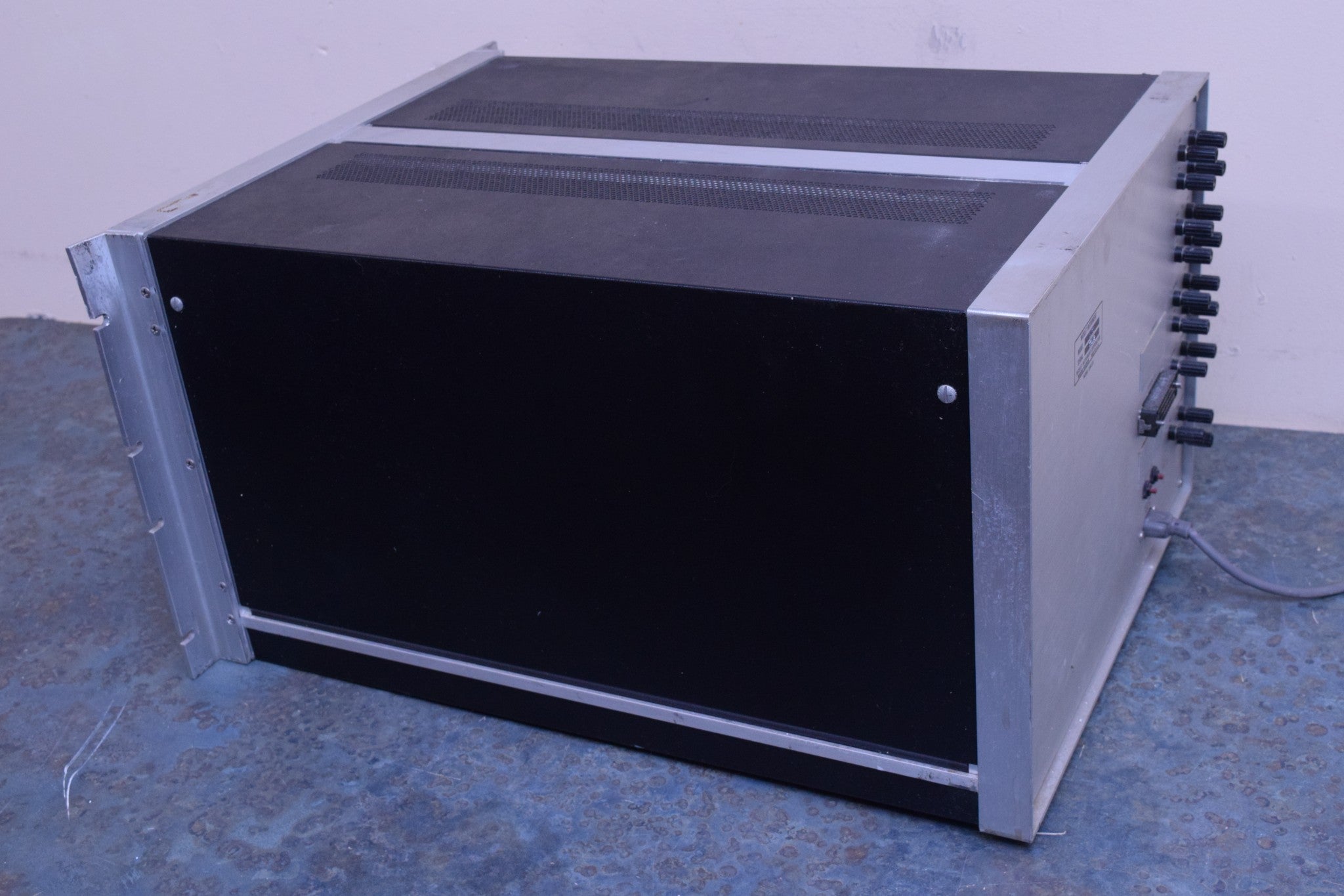 NICOLET INSTRUMENT MODEL 1072 INSTRUMENT COMPUTER SW-71 B WIDE RANGE SWEEP CONTR
