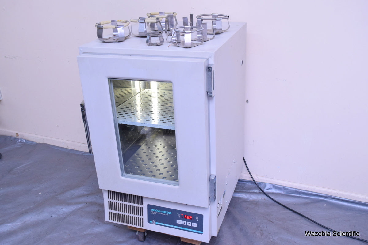 NEW BRUNSWICK SCIENTIFIC INNOVA 4230 REFRIGERATED INCUBATOR SHAKER M1233-0000