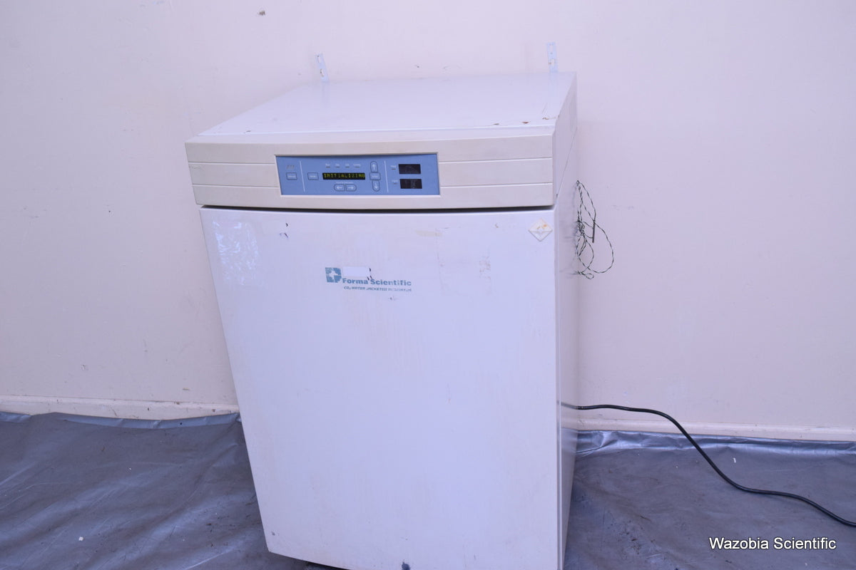 FORMA SCIENTIFIC MODEL 3110 CO2 WATER JACKETED LABORATORY INCUBATOR