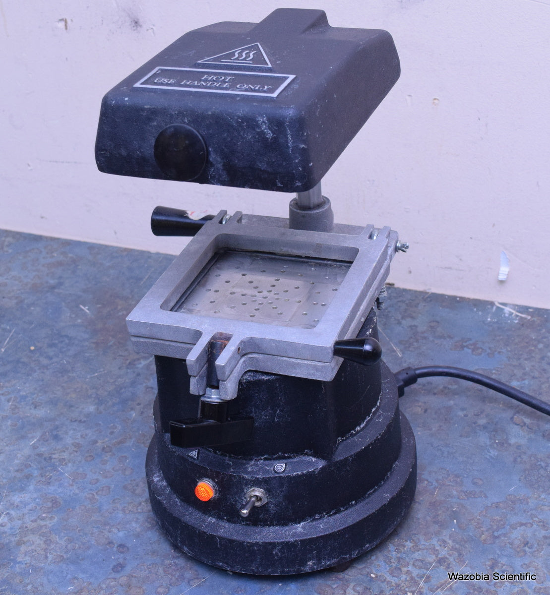 T&S DENTAL AND PLASTICS VACUUM FORMING MACHINE MODEL 101