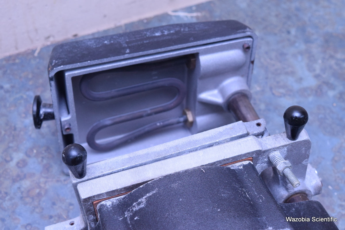 T&S DENTAL AND PLASTICS VACUUM FORMING MACHINE MODEL 101