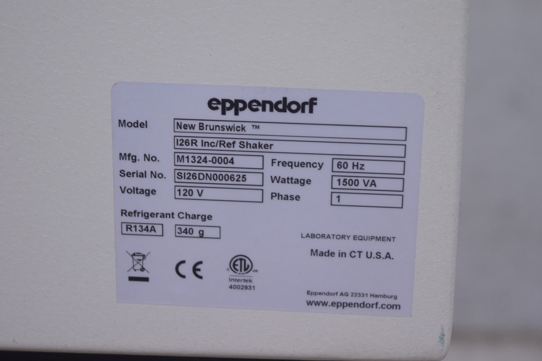 EPPENDORF NEW BRUNSWICK INCUBATOR SHAKER I26R I 26 I26 M1324-0004 080002 INC/REF