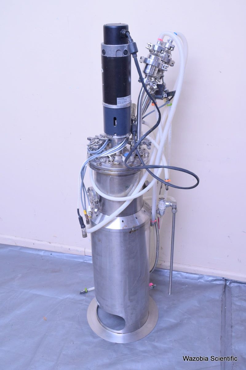 NEW BRUNSWICK STAINLESS STEEL INDUSTRIAL FERMENTOR BIOREACTOR VESSEL
