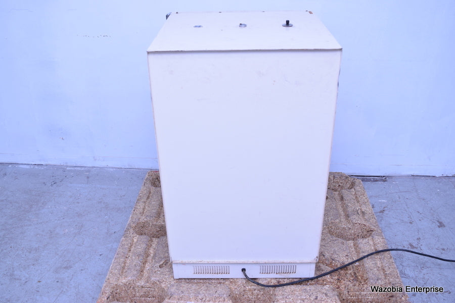 BLUE M DRY TYPE BACTERIOLOGICAL INCUBATOR GRAVITY CONVECTION MODEL 200A 200 A