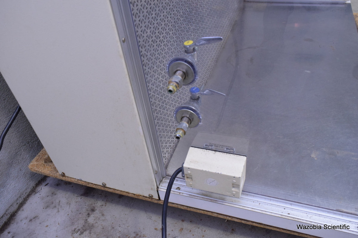 NUAIRE LAMINAR FLOW PRODUCTS FUME HOOD MODEL  NU-201-430
