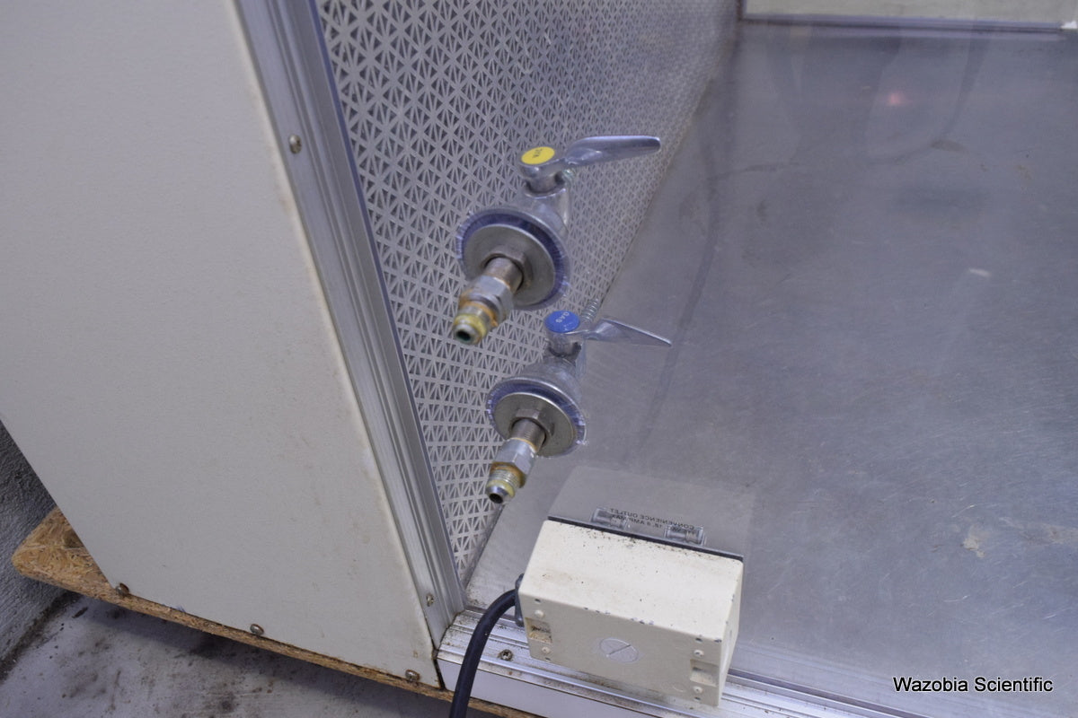 NUAIRE LAMINAR FLOW PRODUCTS FUME HOOD MODEL  NU-201-430