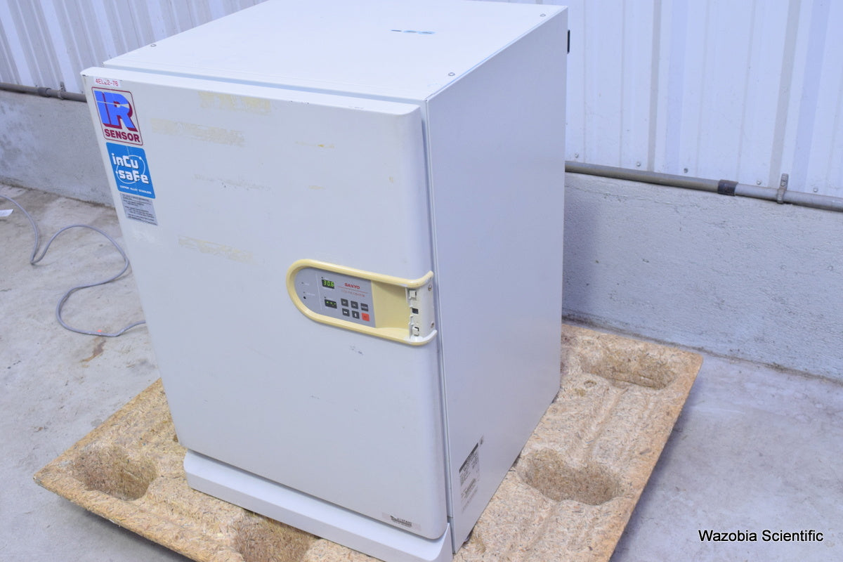 SANYO CO2 INCUBATOR MCO-17AIC 17 AIC