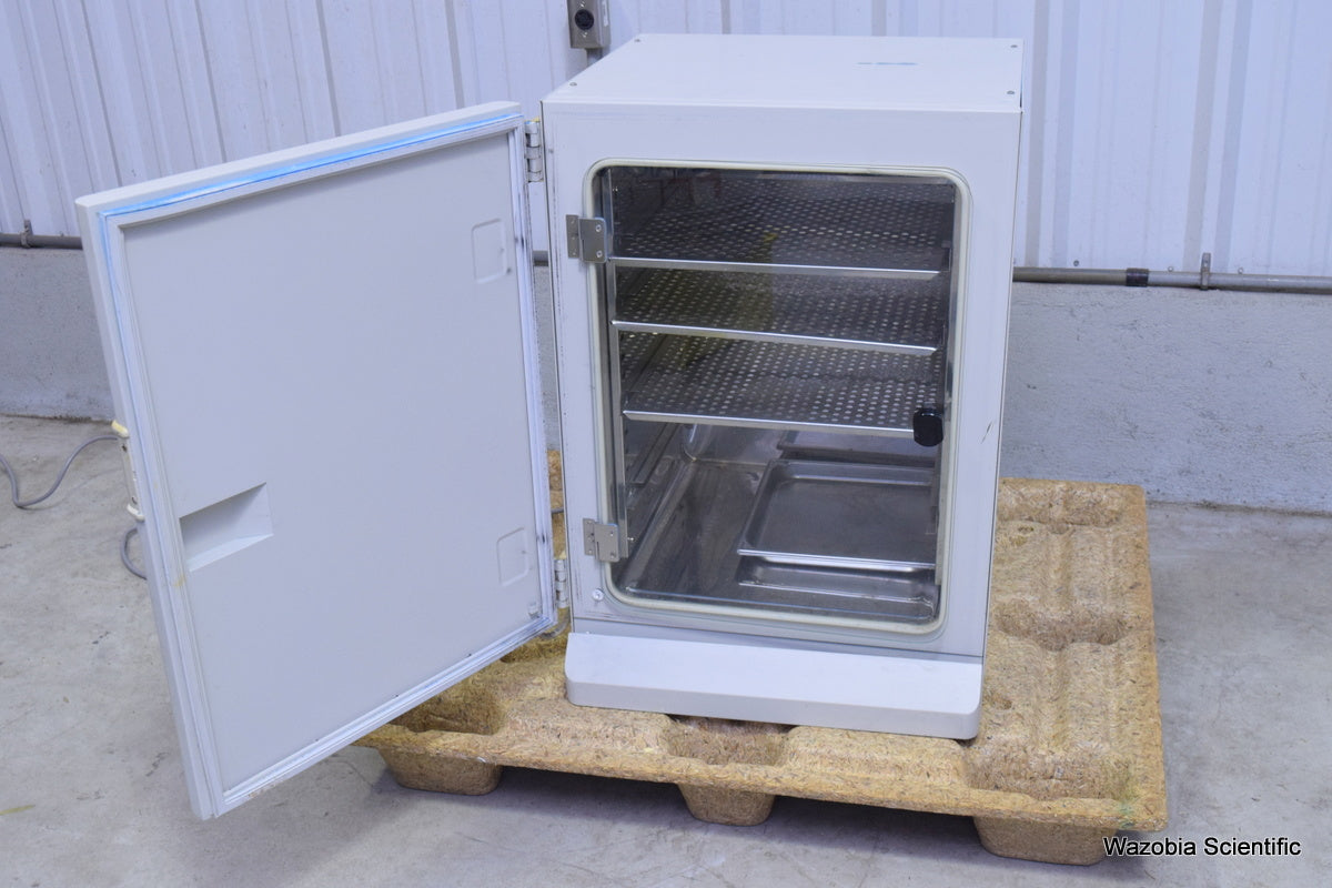 SANYO CO2 INCUBATOR MCO-17AIC 17 AIC