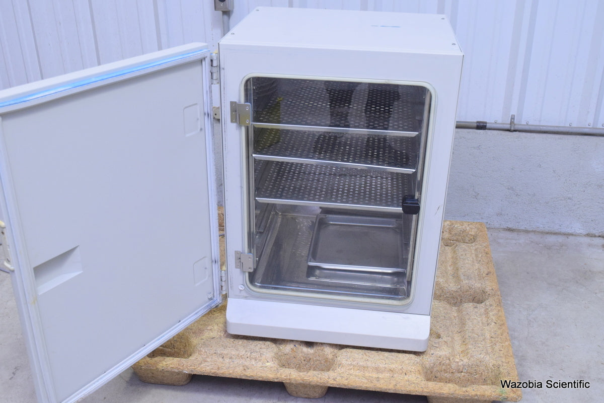 SANYO CO2 INCUBATOR MCO-17AIC 17 AIC